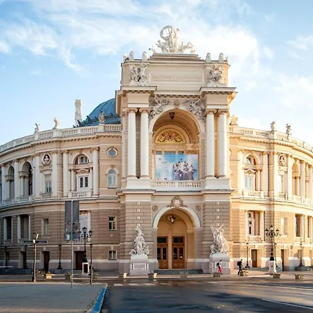 Art Suites On Deribasovskaya 10 Odessa